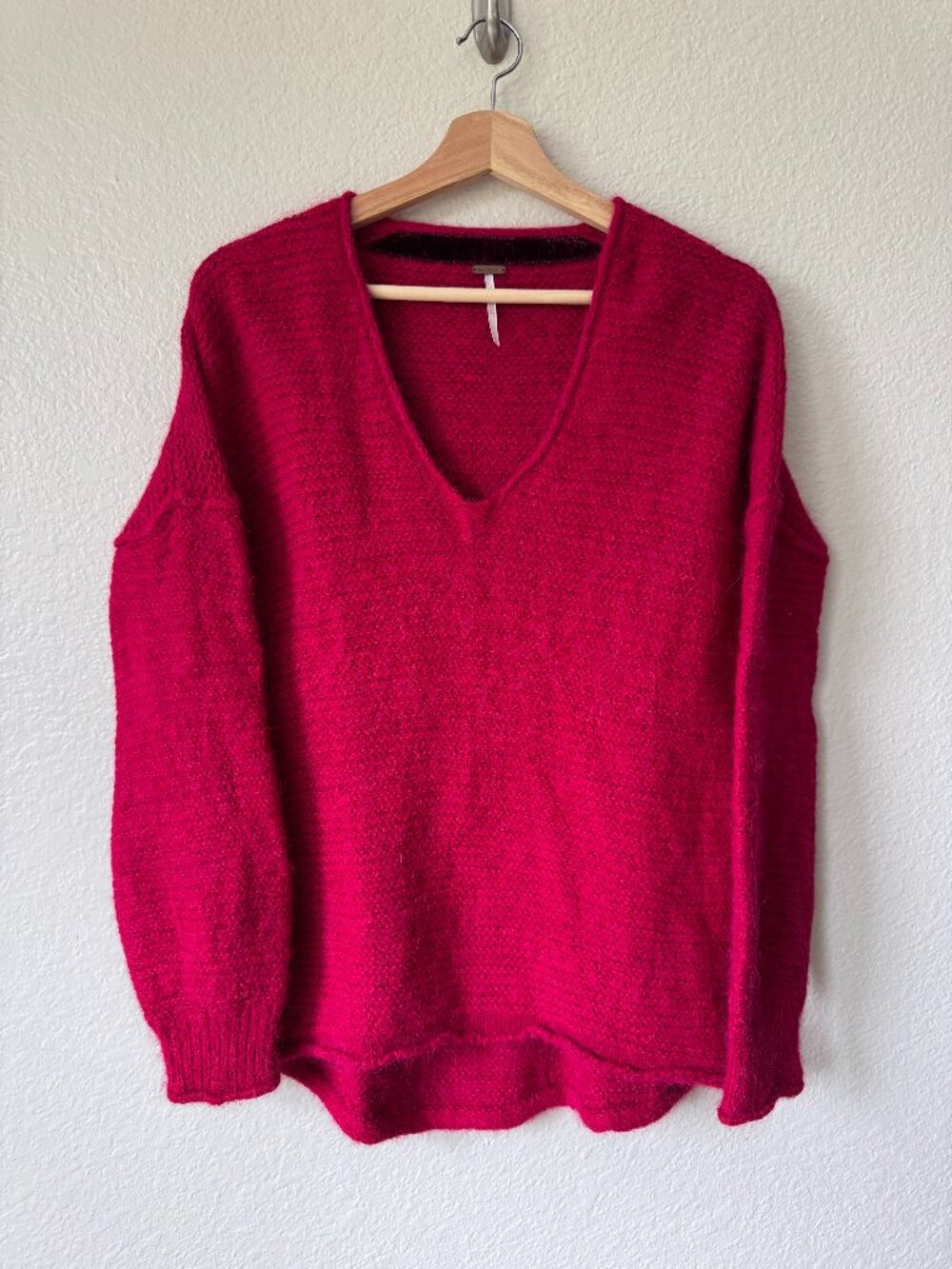 Free People All Wine Alpaca Blend V Neck Sweater Sz Med Relaxed Cozy Raspberry